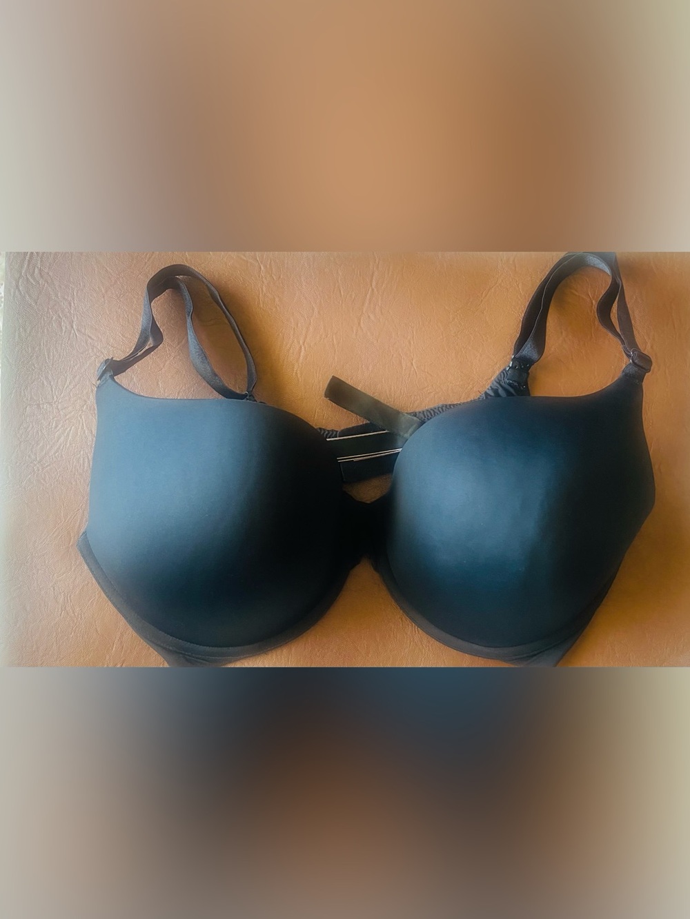 Victoria's Secret Black Smooth Molded Bra, 38D